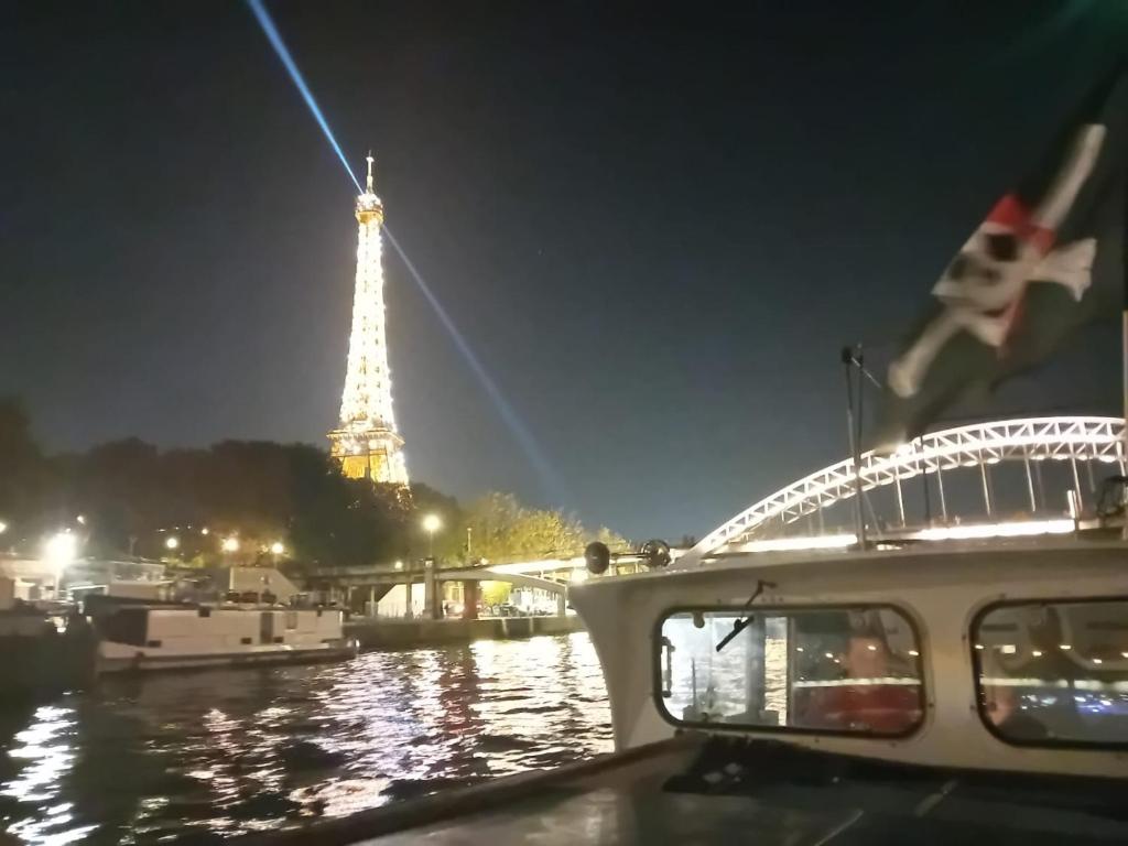 BOAT Judy proche PARIS nuit insolite Ile de France Maurecourt 12