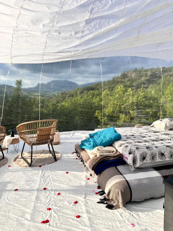 BULLE INSOLITE ATTRAPE REVE nuit insolite Provence Alpes Cote dAzur Thoard