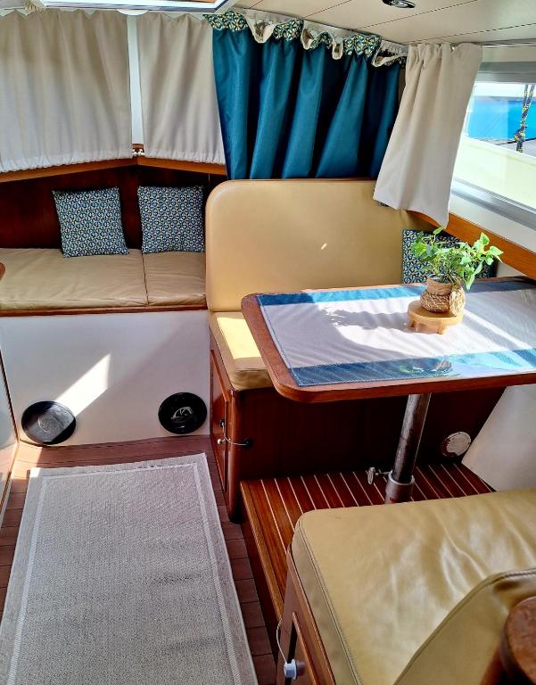 Bateau le Zimon logement insolite nuit insolite Normandie Rouen 18