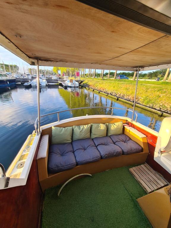 Bateau nuit insolite Normandie Ouistreham 9