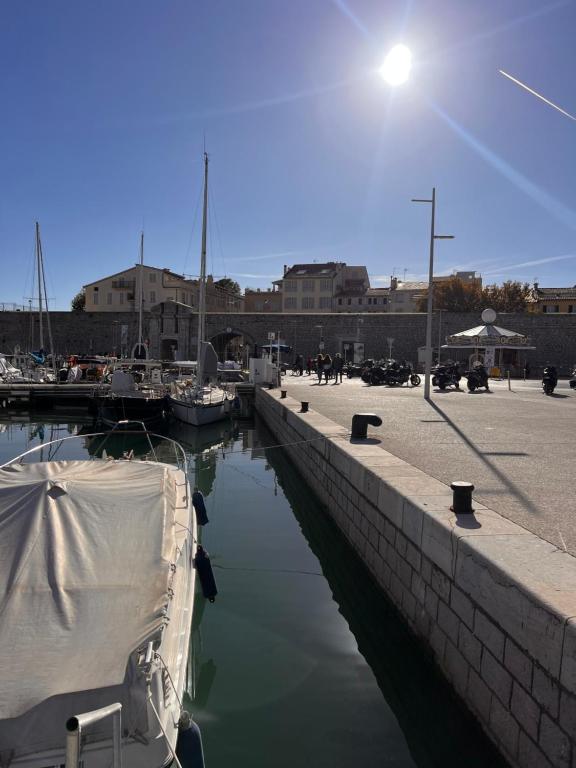 Bateau plaisance hotel Antibes nuit insolite Provence Alpes Cote dAzur Antibes 14