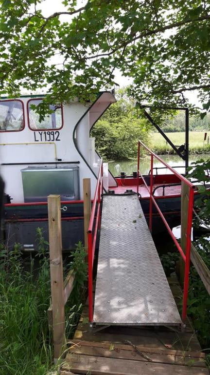 Botel La Vecchia LY1992 nuit insolite Franche Comte Dole