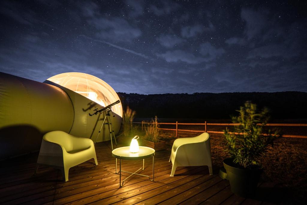 Bulle a la Belle etoile nuit insolite Normandie Clecy 7