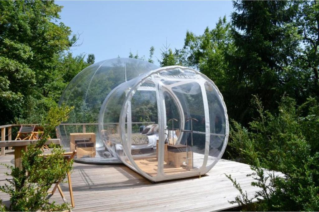 Bulle transparente nuit insolite Rhone Alpes Champfromier 1