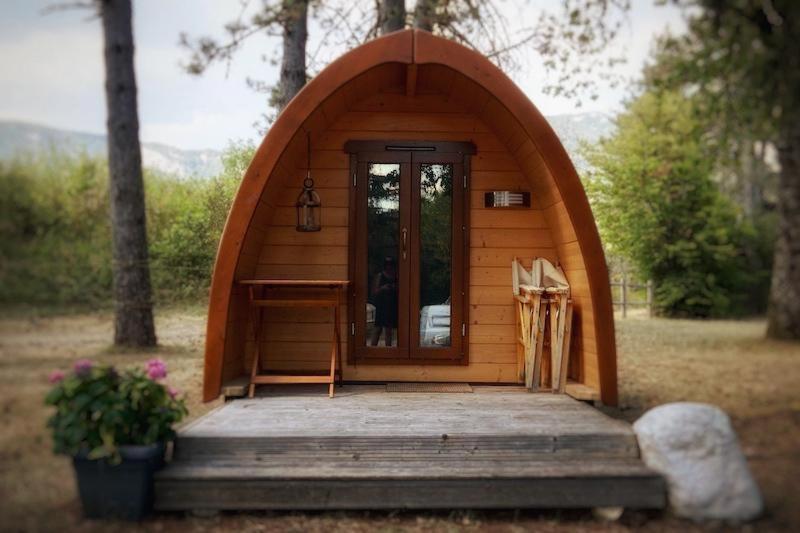 Cabane en bois POD 2 nuit insolite Rhone Alpes Champfromier