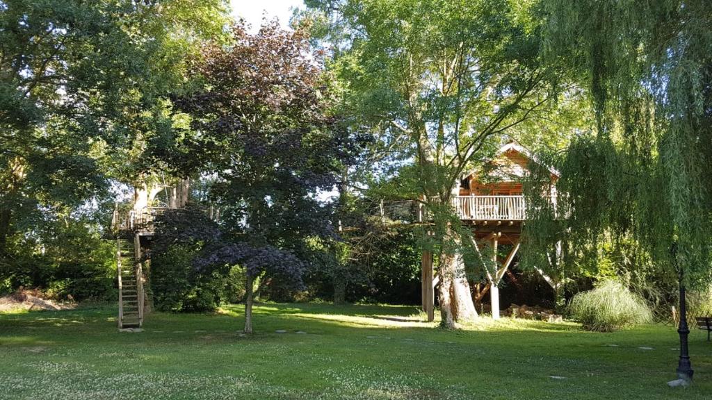 Cabane perchee luxe avec jacuzzi Domaine du Marais Maisse nuit insolite Ile de France Maisse 8