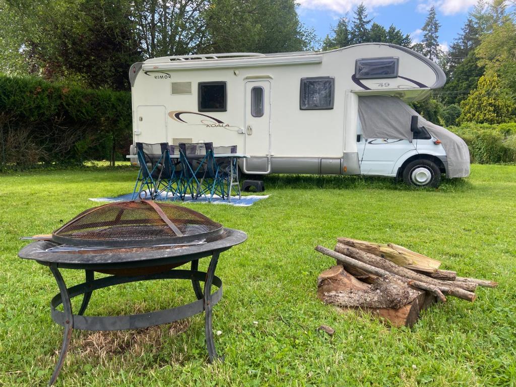 Camping car au Charme de la Foret nuit insolite Ile de France Le Vaudoue 11