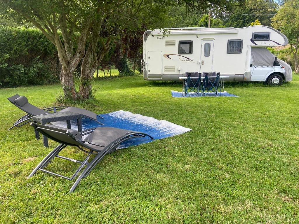 Camping car au Charme de la Foret nuit insolite Ile de France Le Vaudoue 9
