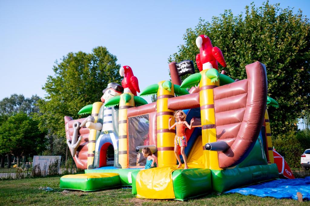 Camping de Thoissey nuit insolite Bourgogne Thoissey 2