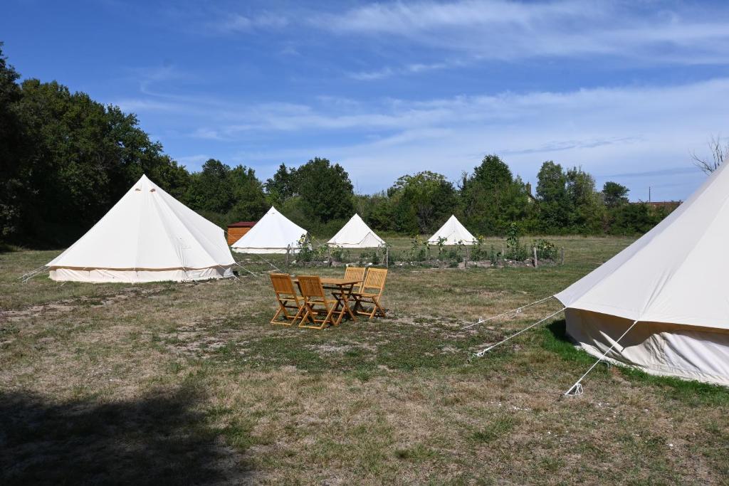 Chateau Morinerie Glamping nuit insolite Region non trouvee Ville non trouvee 10