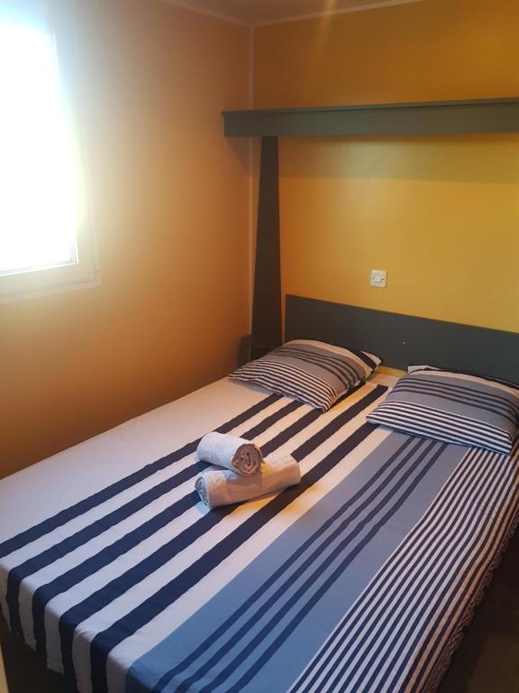 Cottage flottant Saint Jean de Losne option jacuzzi nuit insolite Bourgogne Saint Jean de Losne 9