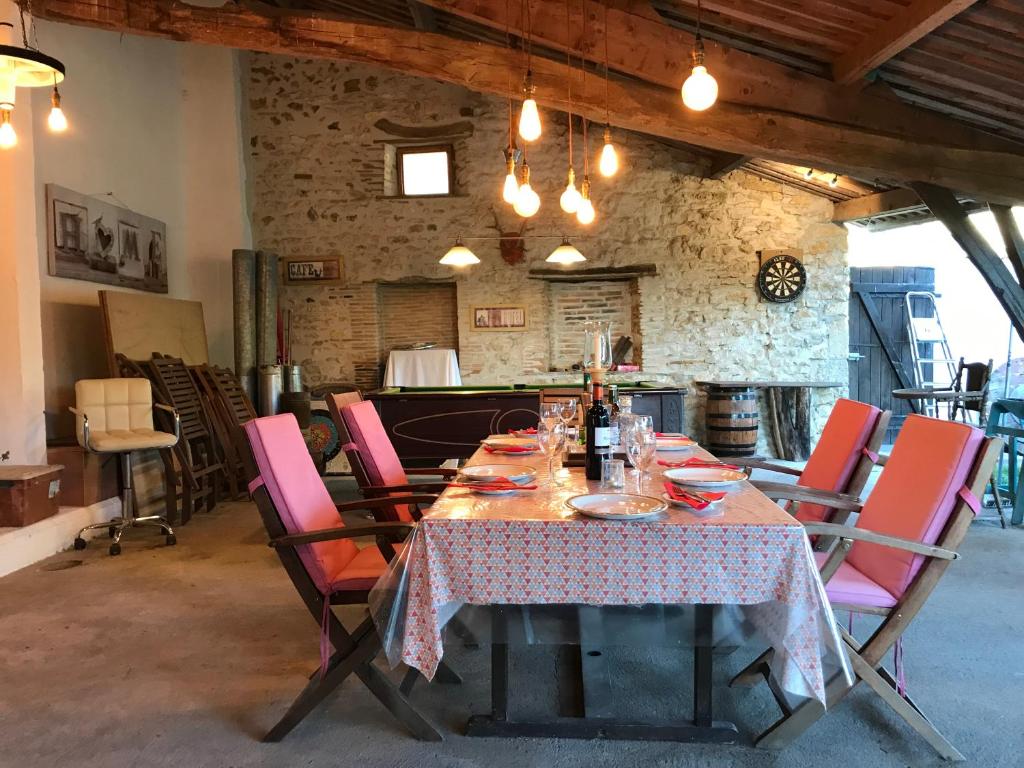 French Fields Luxury Glamping Original Mongolian Yurt nuit insolite Region non trouvee Le Vieux Cerier 4