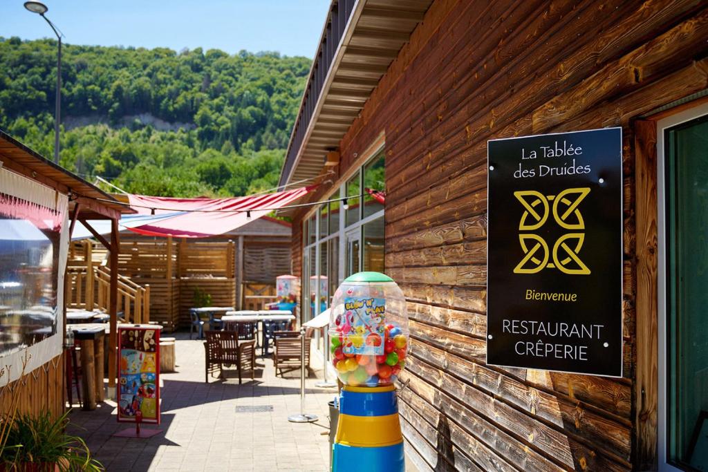 Glamping Ornans nuit insolite Franche Comte Ornans 2