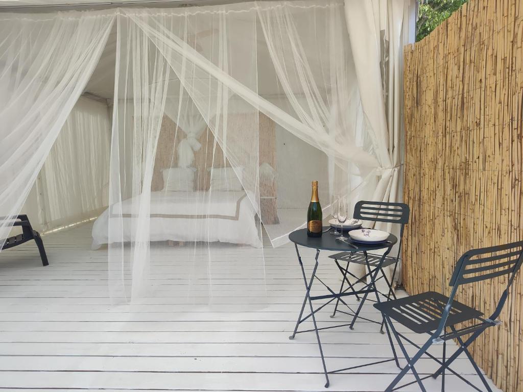 Glamping at Seraphins nuit insolite Languedoc Roussillon Navacelles 7