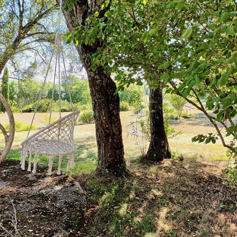 Glamping tent in de rust met zwembad badkamer en keuken nuit insolite Midi Pyrenees Lacapelle Pinet 18