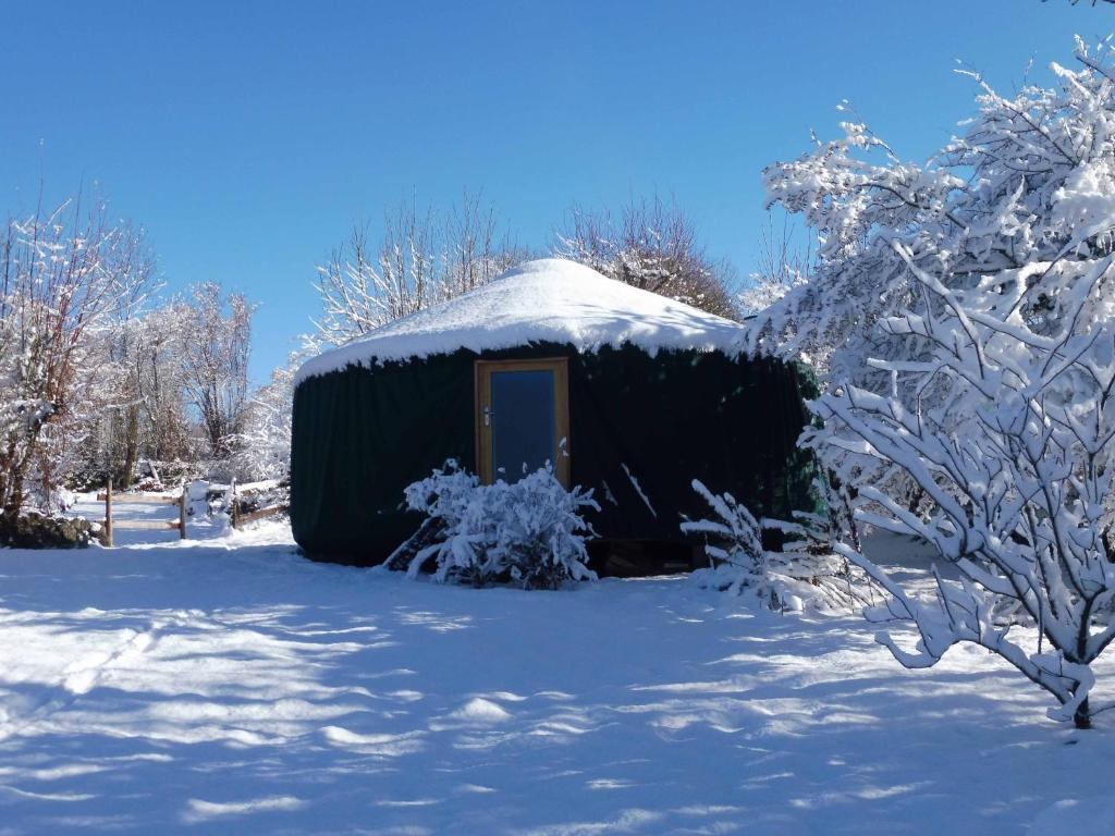 La Yourte nuit insolite Auvergne Moussages 16