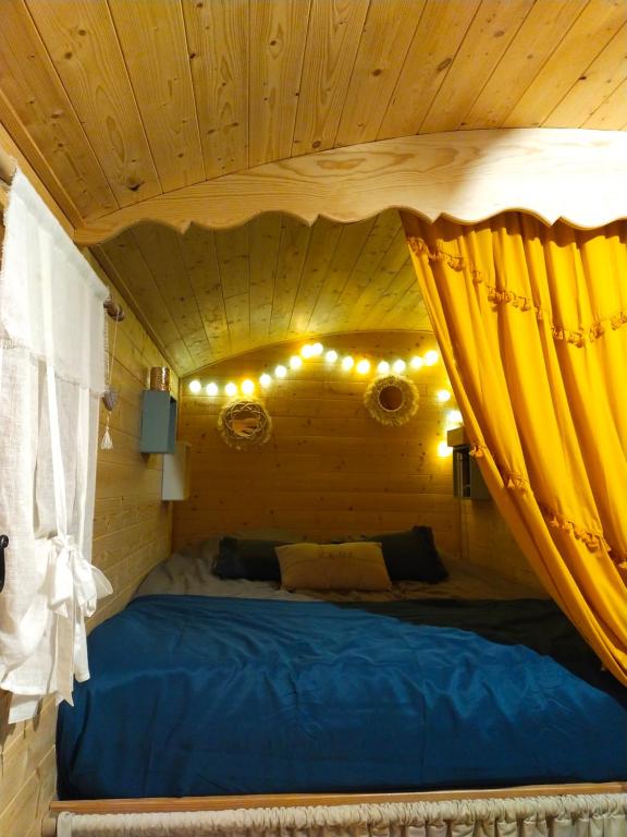 La roulotte Delfes nuit insolite Region non trouvee Thenac 1