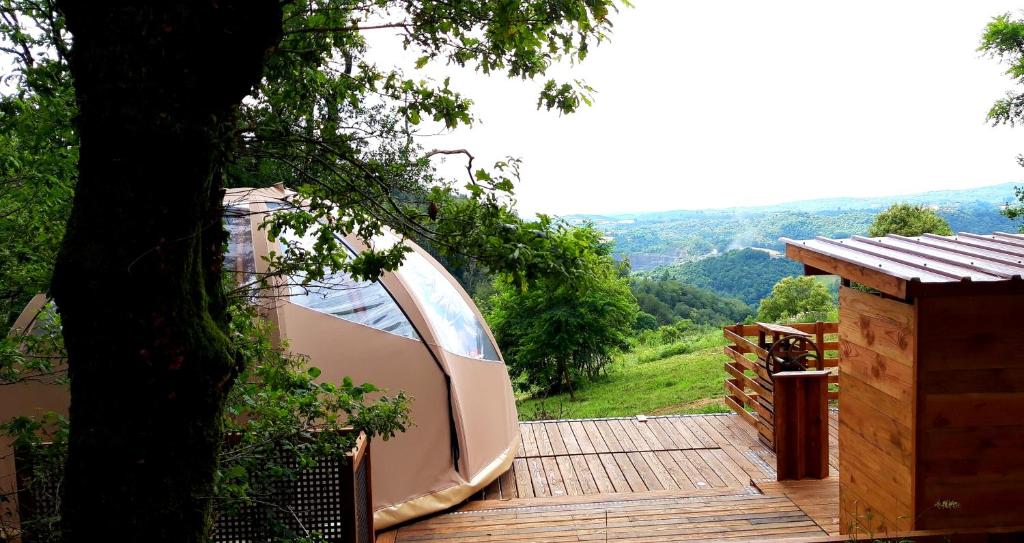 Le MobilDome a Marie nuit insolite Midi Pyrenees Cambounes