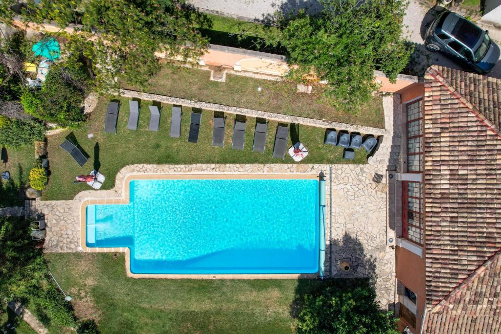 Le Pool House Private Jacuzzi Mas des Sous Bois nuit insolite Provence Alpes Cote dAzur Ventabren 11