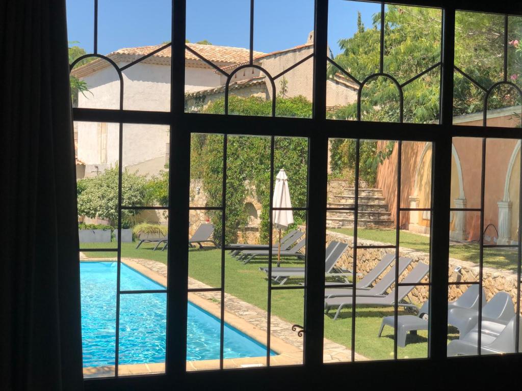 Le Pool House Private Jacuzzi Mas des Sous Bois nuit insolite Provence Alpes Cote dAzur Ventabren 16