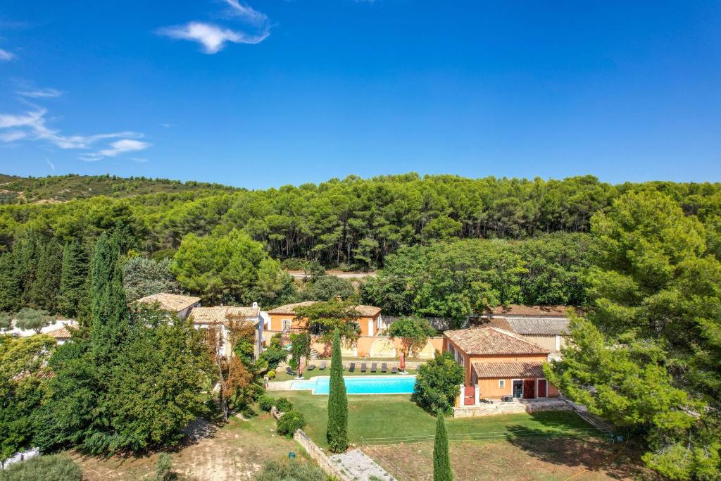 Le Pool House Private Jacuzzi Mas des Sous Bois nuit insolite Provence Alpes Cote dAzur Ventabren 6