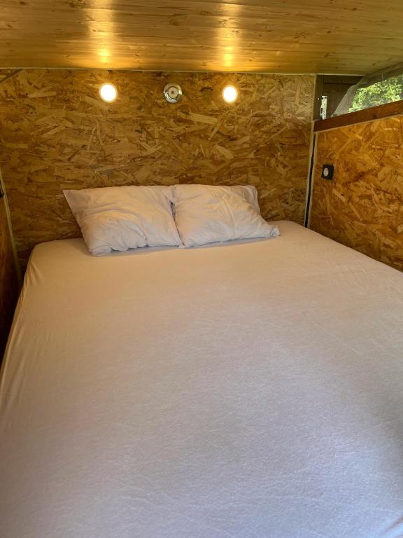 Les lucioles cabane chalet avec Jacuzzi privatif nuit insolite Rhone Alpes Privas 1