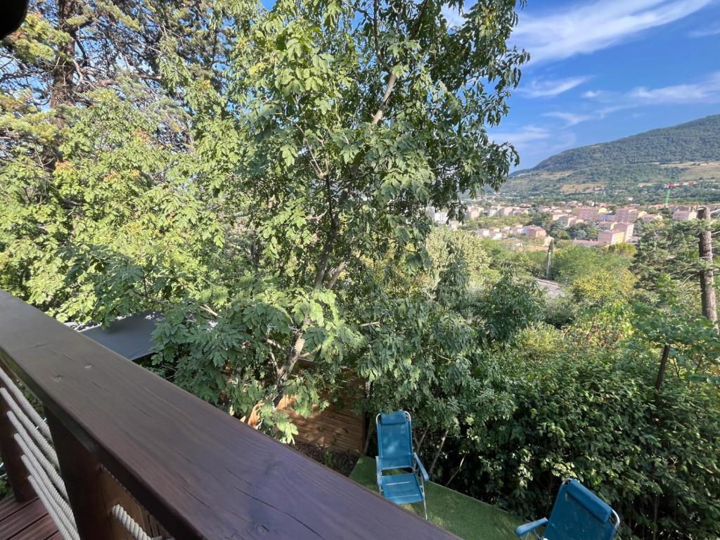 Les lucioles cabane chalet avec Jacuzzi privatif nuit insolite Rhone Alpes Privas 16