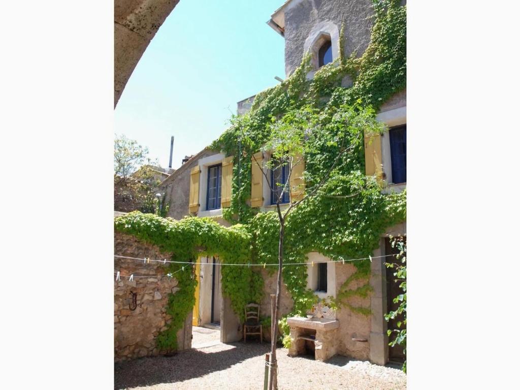 Lo Cantou Comfortable holiday residence nuit insolite Languedoc Roussillon Camplong dʼAude