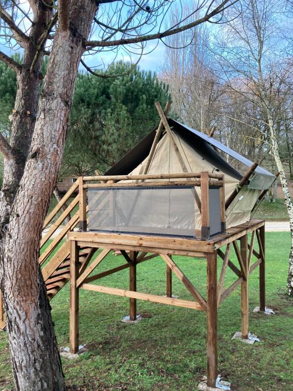 Lodge atypique nuit insolite Region non trouvee Chazelles