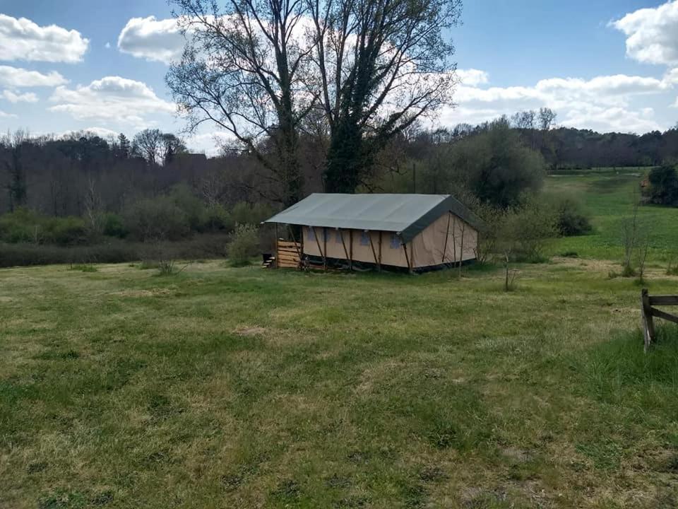Luxe safarilodgetent met boxspring bedden nuit insolite Midi Pyrenees Montclera 12