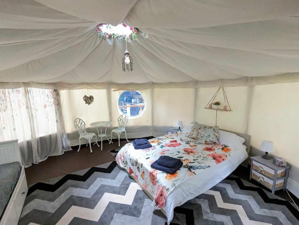 Luxury Glamping @Moulin des Forges nuit insolite Limousin Moutier Malcard 8