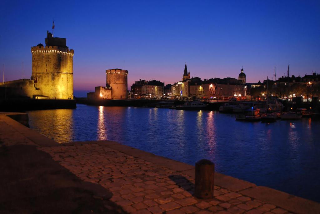 NUIT SUR UN BATEAU LA ROCHELLE nuit insolite Region non trouvee La Rochelle 6