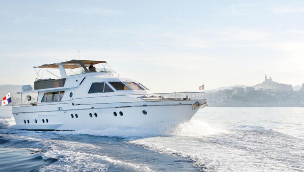 Nuit insolite a bord dun Yacht nuit insolite Provence Alpes Cote dAzur Marseille 10
