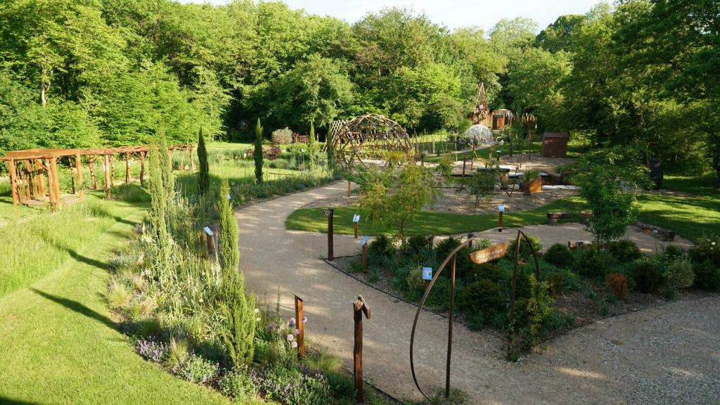 O Pays Des Bois Hebergements insolites en pleine nature nuit insolite Rhone Alpes Parmilieu 14