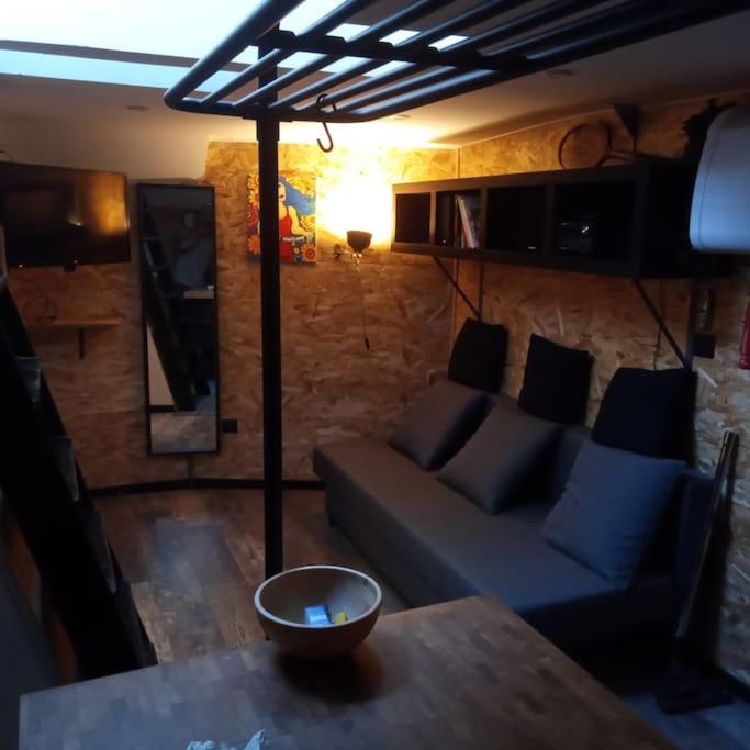 Peniche Chaleureuse avec jacuzzi Toulouse centre nuit insolite Midi Pyrenees Toulouse 19