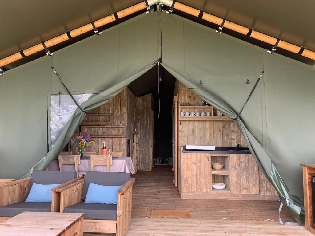 Safari tent lodges with a beautiful view at Lot Sous Toile nuit insolite Midi Pyrenees Montamel 18
