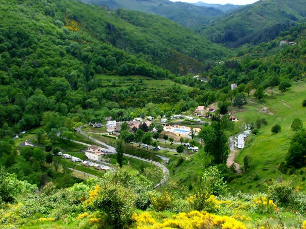 Safaritent Glamping LArdechois nuit insolite Rhone Alpes Gluiras 12
