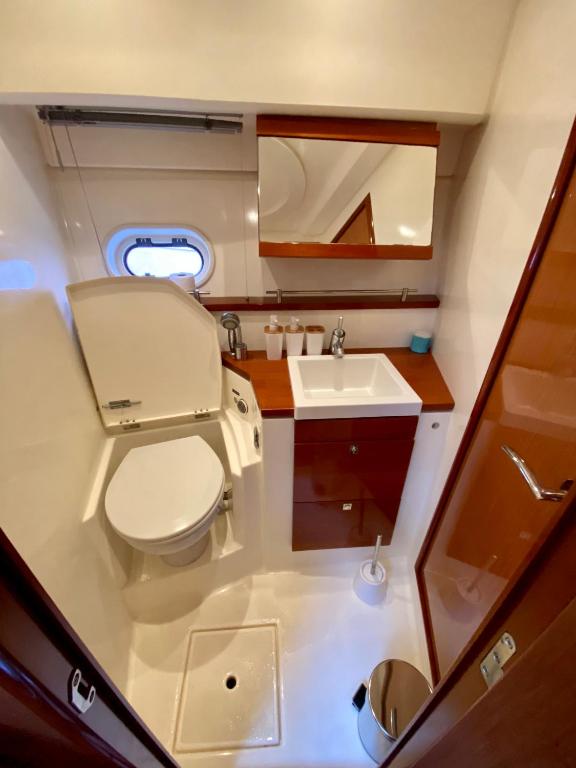 Sejour de reve sur un Yacht chauffe BOAT PARADISE LA ROCHELLE nuit insolite Region non trouvee La Rochelle 4