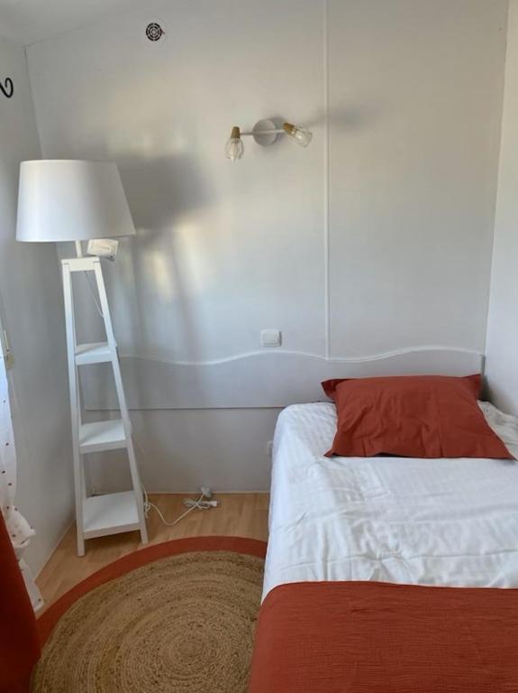 TINY HOUSE nuit insolite Franche Comte Souvans 2