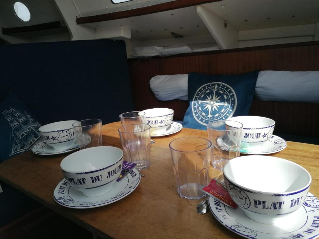 Voilier Hotel a quai Evasion V nuit insolite Region non trouvee La Rochelle 15