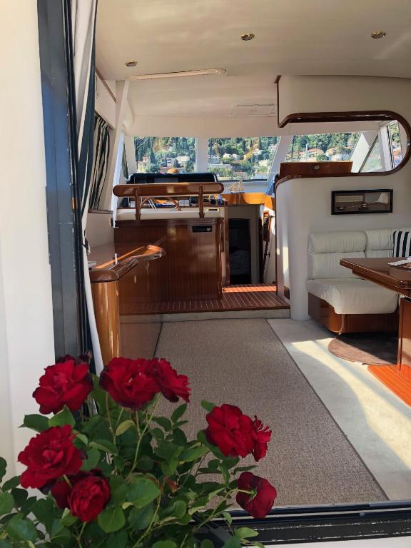 Yacht Summertime 3 Bedrooms nuit insolite Provence Alpes Cote dAzur Menton 3