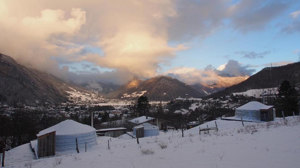 Yourtes Olachat proche Annecy nuit insolite Rhone Alpes Faverges 10