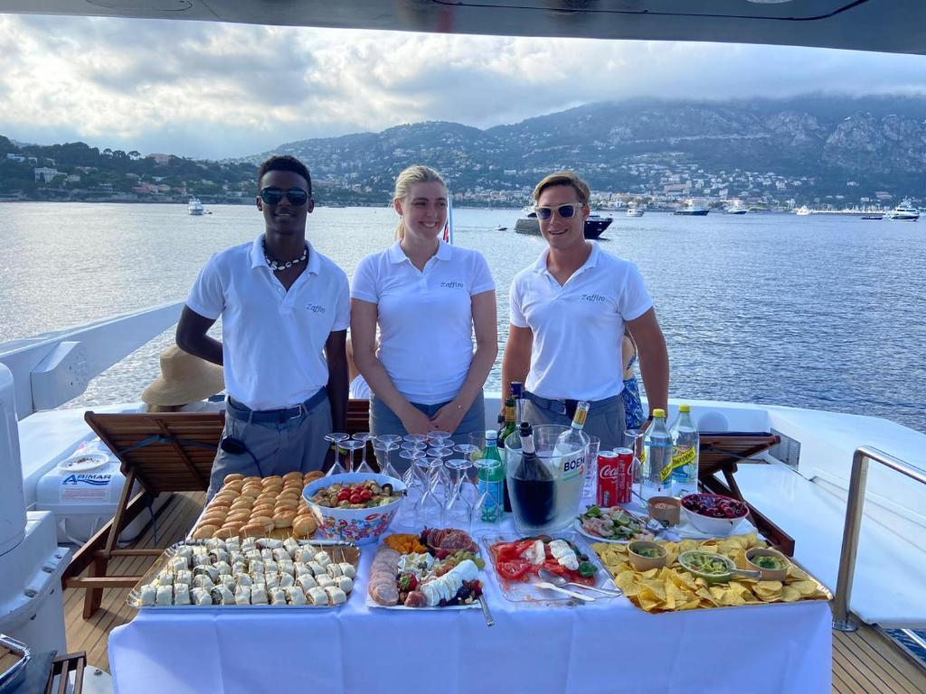 Zaffiro Yacht Festival de la plaisance Cannes 2024 nuit insolite Provence Alpes Cote dAzur Cannes 7