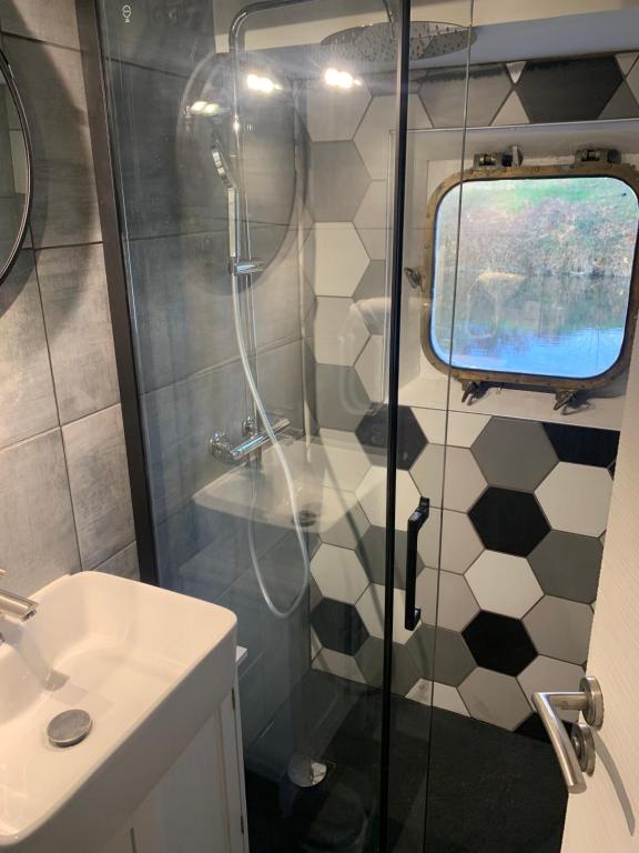logement insolite dans peniche un air de vacances nuit insolite Midi Pyrenees Toulouse 6