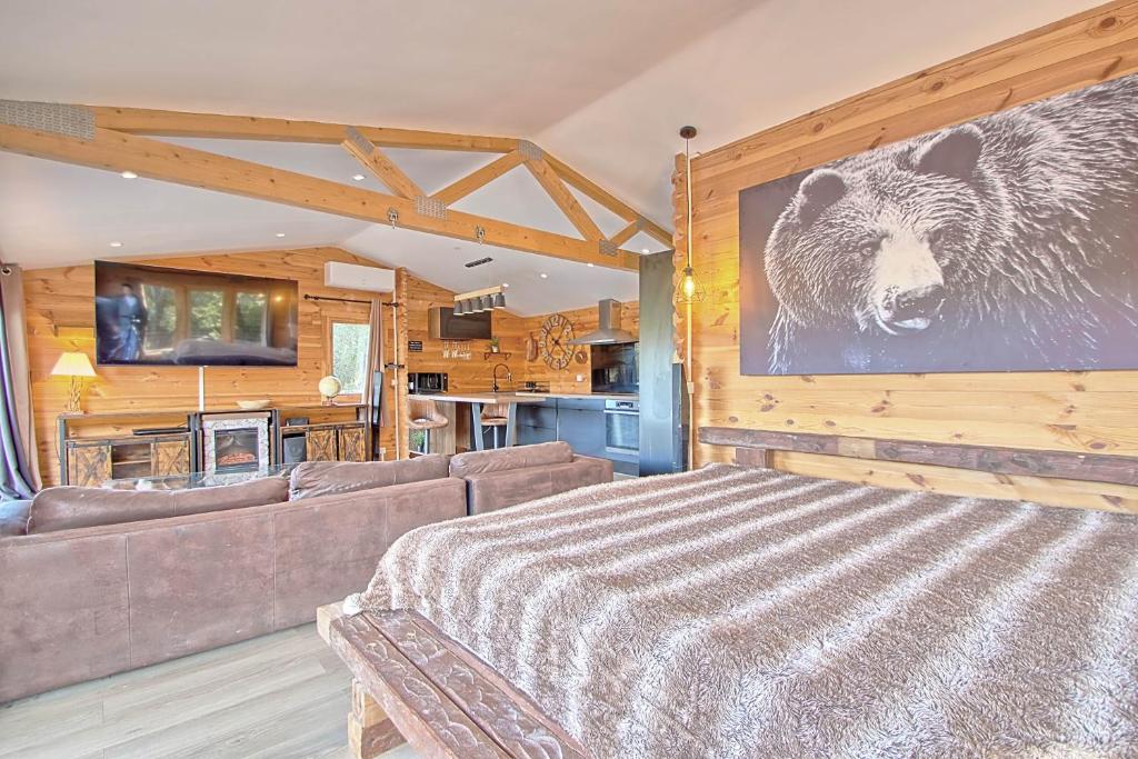 romantique cabane perchee avec spa vue panoramique Le Mas des faraches nuit insolite Provence Alpes Cote dAzur Sollies Toucas